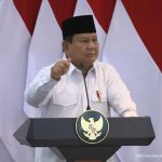 Presiden RI Prabowo Subianto menyampaikan sejumlah kebijakan penting dalam menghadapi arus mudik dan Hari Raya Idulfitri 1446 Hijriah, termasuk soal kondisi dan harga kebutuhan pokok, dalam Rapat Kabinet Paripurna, Jumat (21/3/2025). (Foto: Tangkapan layar/ Ubay NA)