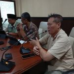 Ketua LHKP PWM Jatim M Mirdasy berbicara tentang standarisasi keselamatan dan keamanan masjid. (Foto: Ubay NA)