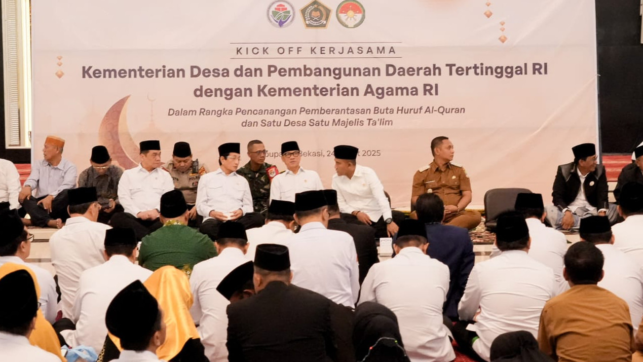 Kemenag dan Kemendes-PDT melakukan kick off kerja sama pemberantasan buta huruf Al-Quran, serta program Satu Desa Satu Majelis Taklim, Senin (24/3/2025). (Foto: Humas Kemenag RI)