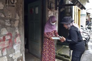 Tegas, Satpol PP Surabaya Ancam Bongkar Bangunan di Kalianak