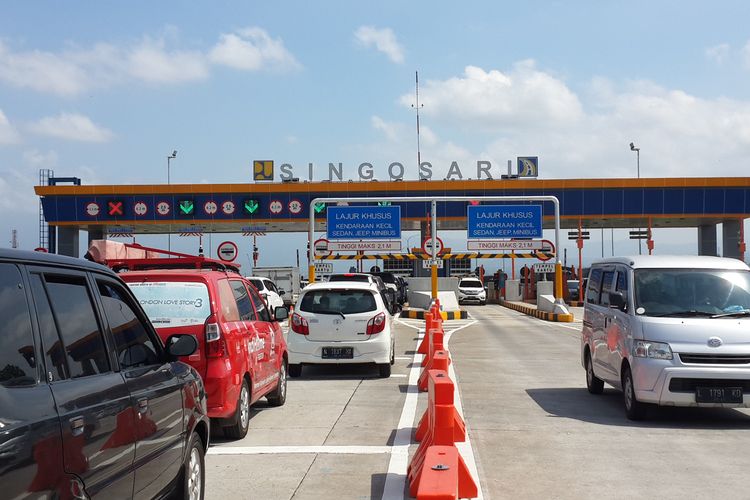 Exit Tol Singosari, Malang.