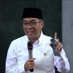Mendiktisaintek Brian Yuliarto saat menyampaikan tausiyah dalam peringatan Nuzulul Quran yang digelar Kemendikdasmen RI, Senin (17/3/2025). (Foto: Ubay NA)