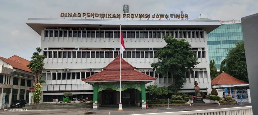 Gedung Dinas Pendidikan Provinsi Jawa Timur.