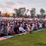Salat Id di lapangan.