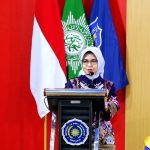 Sekretaris Ditjen Dikti Kemdiktisaintek RI, Prof Dr Ir Aisyah Endah Palupi MPd, saat menyampaikan sambutan dan arahan usai meresmikan Prodi Kedokteran Umsida, Sabtu (12/4/2025). (Foto: Ubay NA)