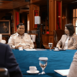 Presiden RI berdialog bersama tujuh jurnalis senior di kediamannya di Hambalang, Bogor. (Foto: Tangkapan layar/ Ubay NA)