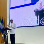Ustaz Adi Hidayat memberikan tausiyah dalam Halal Bihalal PWM Jatim di Umsida, Sabtu (26/4/2025). (Foto: Lia)