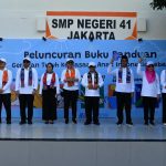 Peluncuran Buku Panduan Gerakan 7 Kebiasaan Anak Indonesia Hebat di SMP Negeri 41 Jakarta, Jumat (11/4/2025). (Foto: Humas Kemendikdasmen)
