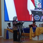 Sekretaris Ditjen Dikti Kemdiktisaintek RI, Prof Dr Ir Aisyah Endah Palupi MPd, saat menyampaikan sambutan dan arahan usai meresmikan Prodi Kedokteran Umsida, Sabtu (12/4/2025). (Foto: Ubay NA)