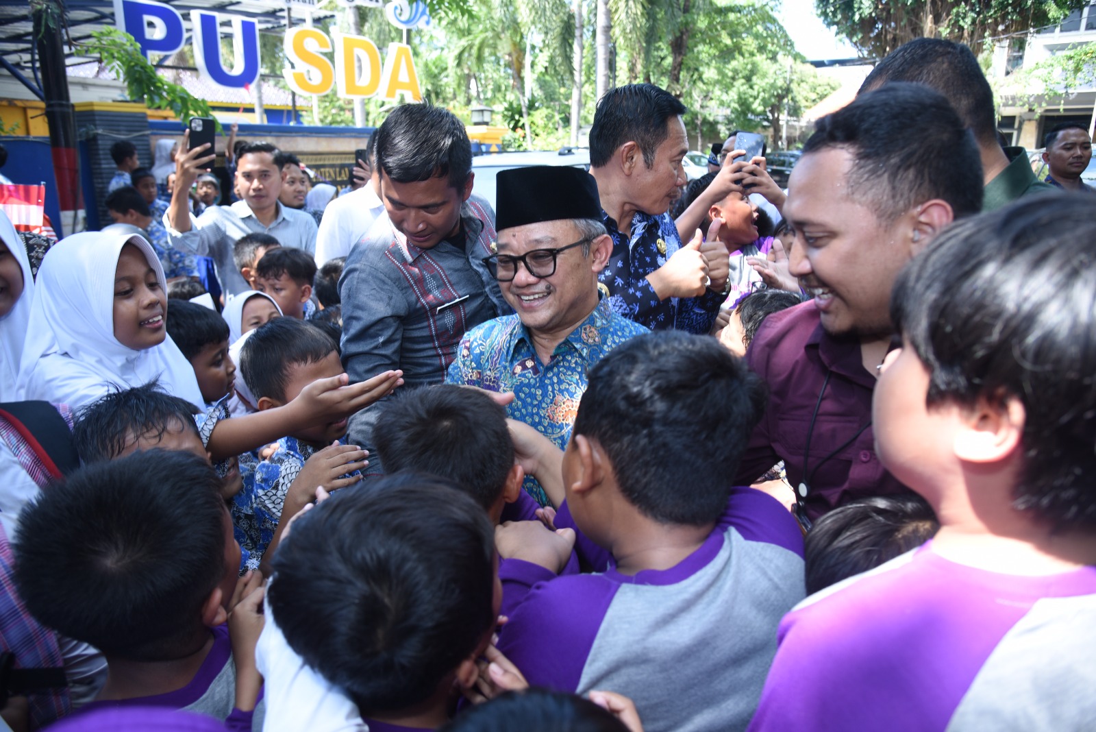 Mendikdasmen Abdul Mu’ti: Wisuda Sekolah Boleh, Asal Tak Memberatkan dan Disetujui Orang Tua