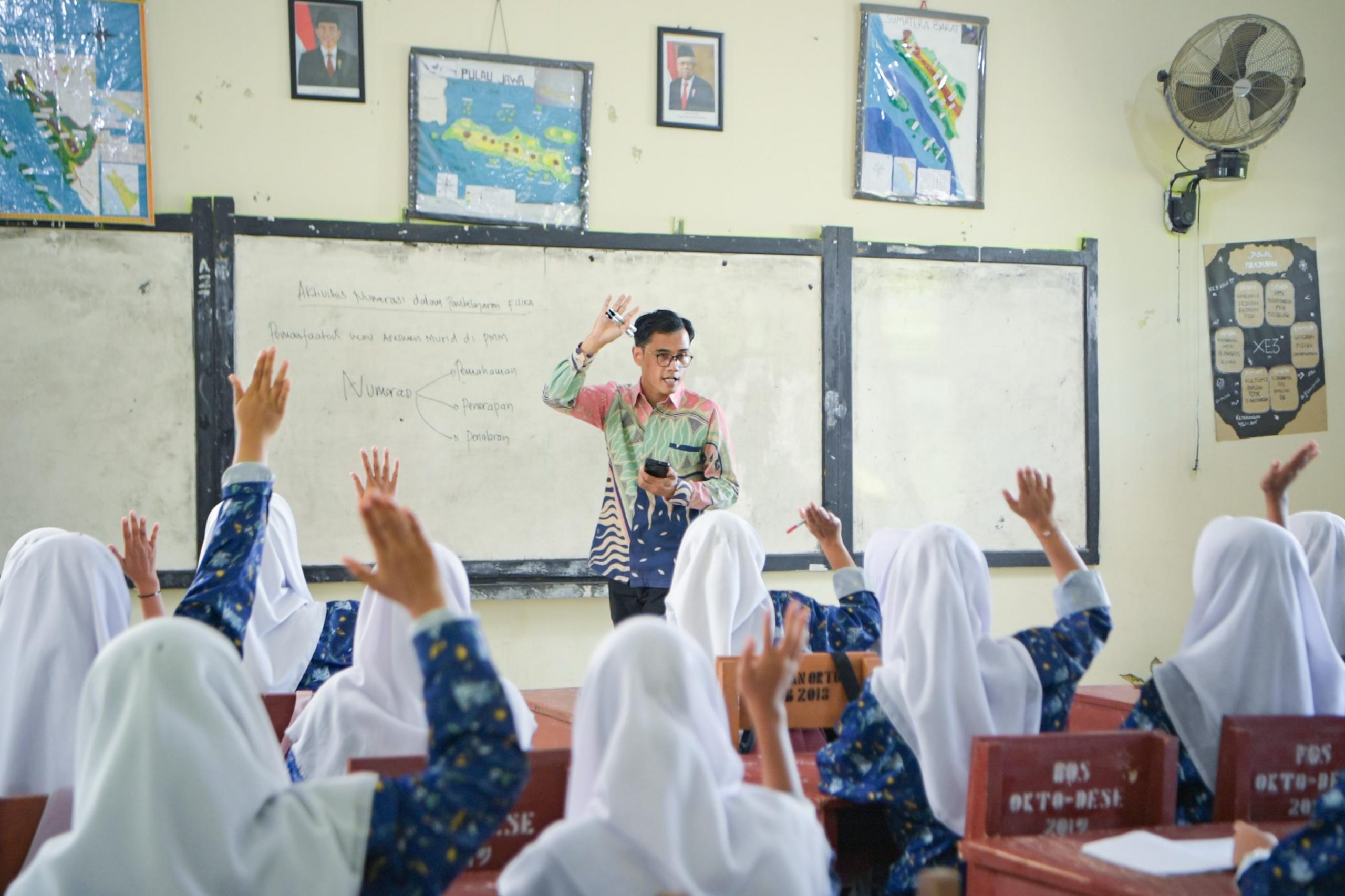 Para siswa mengikuti pembelajaran di kelas. (Foto: BKHM Kemendikdasmen)