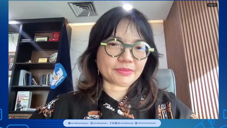 Wamendiktisaintek Prof Stella Christie, saat sosialisasi dan peluncuran Beasiswa Garuda secara daring, Senin (21/4/2025). (Foto: Tangkapan layar/ Ubay NA)