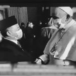 Abdul Mu'ti (kiri) mengenang pertemuan dan interaksinya dengan Paus Fransiskus (kanan). (Foto: Instagram @abe_mukti)