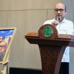 Novel Baswedan menyampaikan sambutan usai menerima anugerah UMY Awards 2025, Senin (28/4/2025). (Foto: Humas UMY)