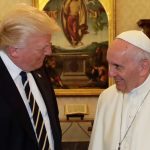 Presiden AS Donald Trump dan Paus Fransiskus. (Foto: Reuters)