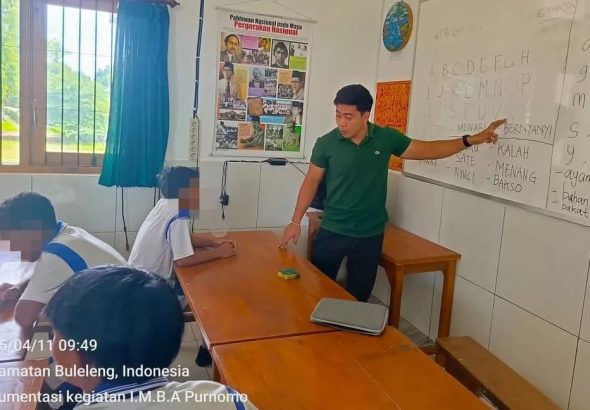Siswa SMP di Buleleng yang belum bisa membaca dengan lancar mendapat bimbingan khusus. (Foto: Dok Dewan Pendidikan Kabupaten Buleleng/Bali Express)
