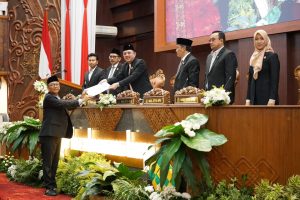 Apresiasi Sejumlah Capaian, Fraksi PAN DPRD Jatim Beri Catatan Kritis LKPJ Gubernur Jawa Timur