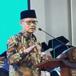 Ketua Umum PP Muhammadiyah, Haedar Nashir, saat menyampaikan sambutan dalam Pengukuhan Rektor UMP, Jebul Suroso, sebagai Guru Besar Bidang Ilmu Manajemen Keperawatan, Kamis (10/4/2025). (Foto: Ubay NA)