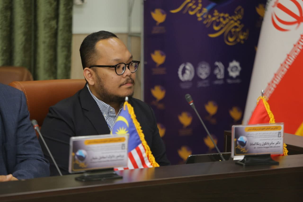 Dekan FH UMSurabaya Bahas HAM di Iran, Materinya Keren!