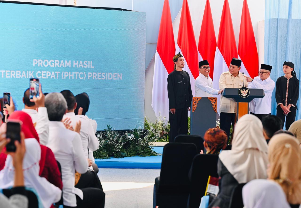 Peluncuran PHCT dalam puncak peringatan Hardiknas di SDN 5 Cimahpar, Kota Bogor, Jumat (2/5/2025). (Foto: Setpres)