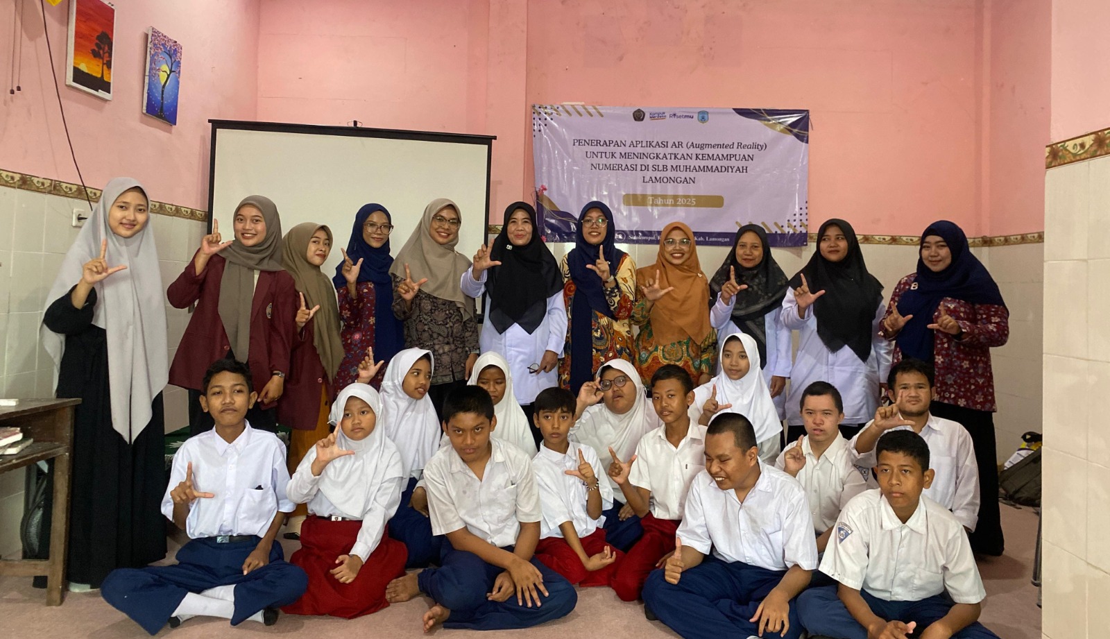 Tim Dosen UMLA Terapkan Media AR Tingkatkan Numerasi Siswa Tunarungu di SLB Muhammadiyah