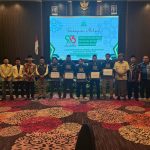 Penganugerahan Faskho Awards 2025 oleh PDPM Sidoarjo bagi sejumlah PCPM yang dinilai telah memberikan sumbangsih dan kontribusi besar terhadap dakwah Persyarikatan Muhammadiyah di tingkat cabang. (Foto: Ubay NA)
