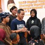 Wamendikdasmen Fajar Riza Ul Haq, menghadiri rangkaian kegiatan kegiatan penguatan ekosistem literasi, sastra, dan pelestarian bahasa daerah bersama para pemenang FTBI Jateng 2025, Ahad (11/5/2025). (Foto: Humas Kemendikdasmen)