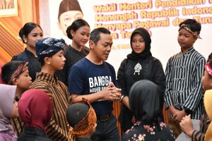 Wamendikdasmen Fajar Dorong Pelestarian Bahasa Daerah Lewat Literasi Digital