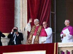 Paus Leo XIV Terpilih, Pertama Kali Asal Amerika