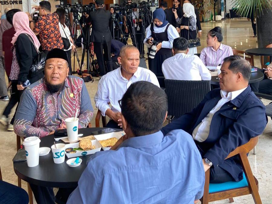 Kawal Aspirasi Rakyat ke Senayan, Wakil Ketua DPRK Aceh Tengah Temui Ketua Kapoksi DPR RI