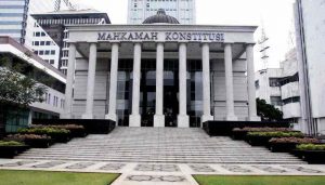 Tok! MK Wajibkan Pendidikan Dasar di Sekolah Negeri dan Swasta Gratis