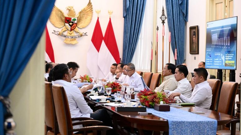 Prabowo Teken Keppres 9/2025, Bentuk Satgas Percepatan Pembentukan Kopdes Merah Putih