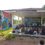 Tim PP Muhammadiyah dan WALHI Riau, saat turun langsung dan berdialog dengan masyarakat terdampak proyek Rempang Eco City. (Foto: IST)