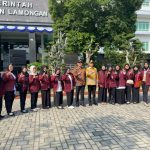 Mahasiswa UMLA bersama Bupati dan Wakil Bupati Lamongan dalam program Laskar Gemar Thawaf 2025. (Foto: IST)