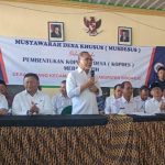 Menko Bidang Pangan Zulkifli Hasan (Zulhas) saat menghadiri pelaksanaan Musdesus Pembentukan Kopdes Merah Putih di Dusun Tanjungsari, Desa Kupang, Kecamatan Jabon, Kabupaten Sidoarjo, pada Rabu (30/4/2025) lalu. (Foto: Amanat News)