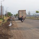 Jalan Raya Porong sudah bisa dilalui kembali, usai digenangi banjir pada Senin-Selasa kemarin. (Foto: Ubay NA/ IST)