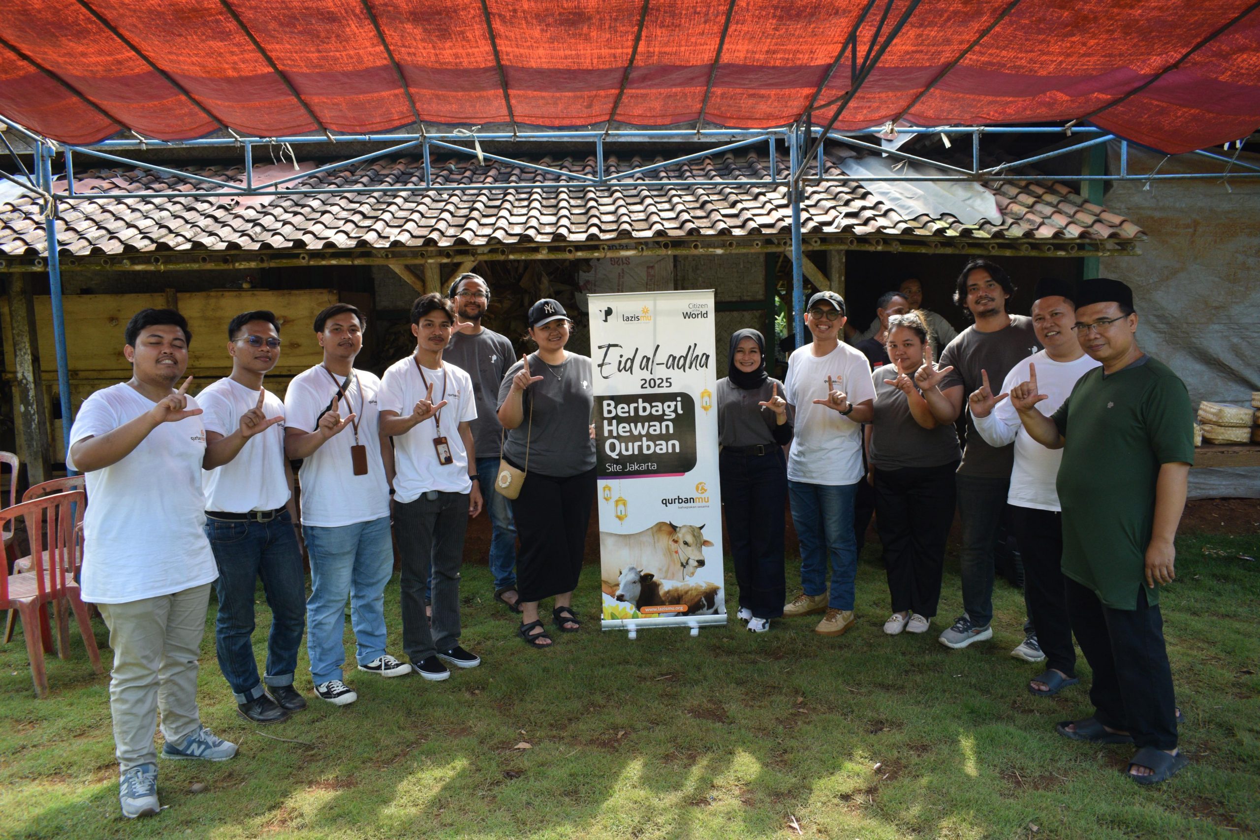 Dua Jam dari Pusat Jakarta, Tapi Baru Sekarang Mereka Mencicipi Daging Kurban