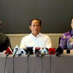 Menteri Lingkungan Hidup (LH), Hanif Faisol Nurofiq (tengah, kemeja putih), saat konferensi pers di Jakarta, Ahad (8/6/2025). (Foto: Tangkapan layar/ IST)