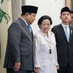 Dari kiri: Presiden RI Prabowo Subianto, Ketua Umum PDIP Megawati Soekarnoputri, Wakil Presiden RI Gibran Rakabuming Raka. (Foto: @prabowo)