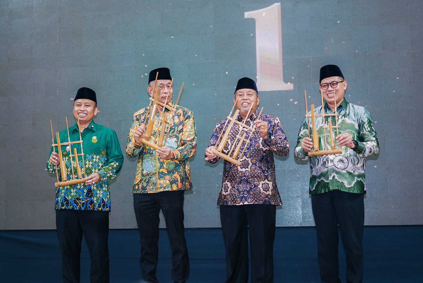 SK Lembaga Pengasuhan Anak Diserahkan, Muhammadiyah Komitmen Perkuat Dakwah Sosial