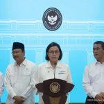 Menkeu Sri Mulyani Indrawati mengumumkan sejumlah hasil kebijakan usai ratas dengan para menteri lain dan Presiden Prabowo Subianto, Senin (2/6/2025). (Foto: Tangkapan layar)