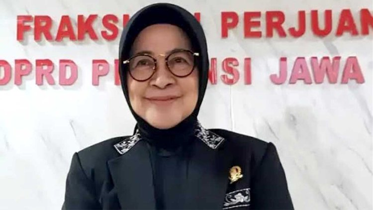 Ketua Fraksi PDIP DPRD Jatim, Wara Sundari Renny Pramana.