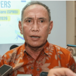 Kepala Dispendik Surabaya, Yusuf Masruh memberi keterangan kepada wartawan. Foto:DOk Dispendik