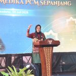 Sekda Sidoarjo Fenny Apridawati menyampaikan sambutan dalam peresmian gedung baru RSU Assakinah Medika Sepanjang, Selasa (8/7/2025). (Foto: Humas Pemkab Sidoarjo)