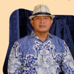 Jebolan Akuntansi UMS, Ahmat Failasuf, kini dikenal sebagai maestro batik tulis kelas dunia. (Foto: Dok. UMS)