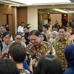Menko Perekonomian Airlangga Hartarto berbicara kepada awak media. (Foto: Kemenko Perekonomian)