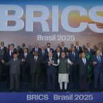 Para pemimpin negara anggota BRICS berfoto bersama di hari kedua KTT BRICS 2025 di Rio de Janeiro, Brazil, Senin (7/7/2025) waktu setempat. (Foto: Tangkapan layar setpres)