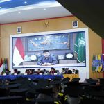 Ketua Umum PP Muhammadiyah Haedar Nashir menyampaikan sambutan dan pesan secara virtual dalam Wisuda ke-45 Umsida, Sabtu (26/7/2025). (Foto: Humas Umsida)