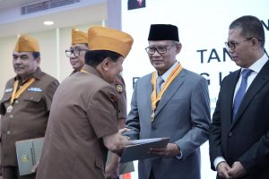 Haedar Nashir Terima Bintang LVRI: Seruan Nilai Juang dan Keindonesiaan untuk Generasi Muda