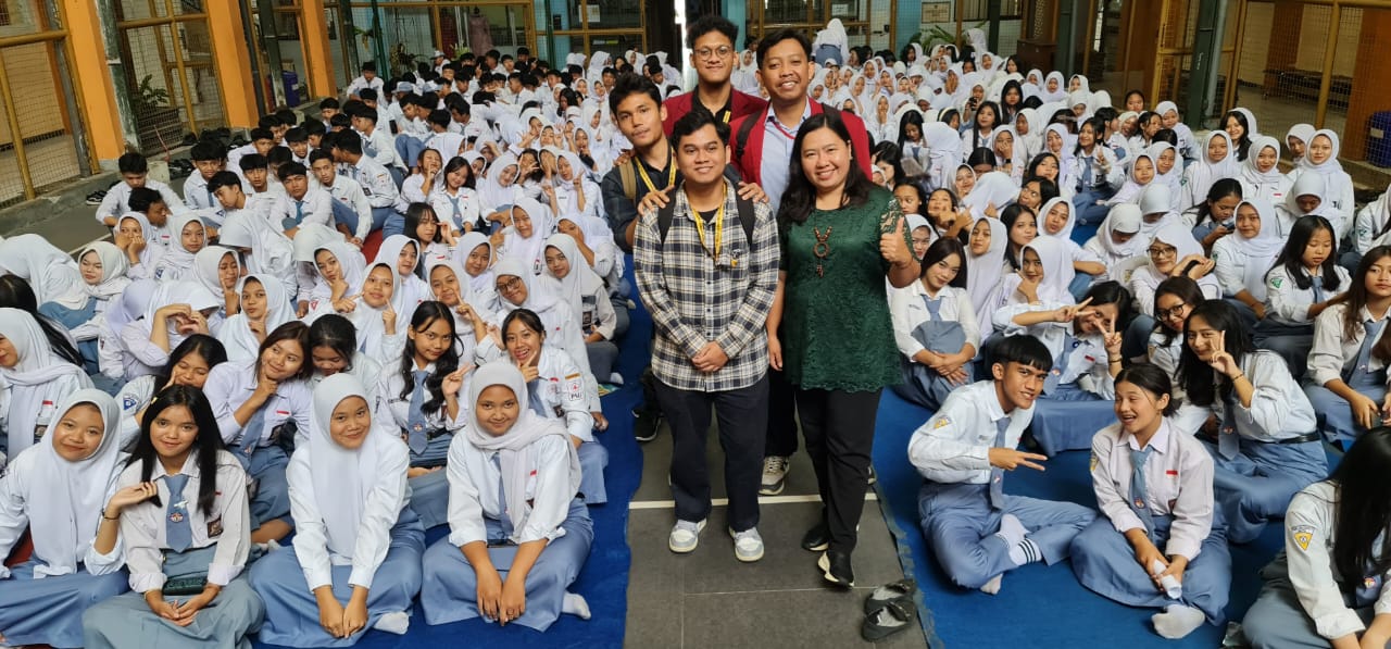 Mahasiswa FH UMM Gelar Sosialisasi dan Pendidikan Hukum di SMKN 1 Kota Batu, Angkat Isu Seks Bebas dan Bullying